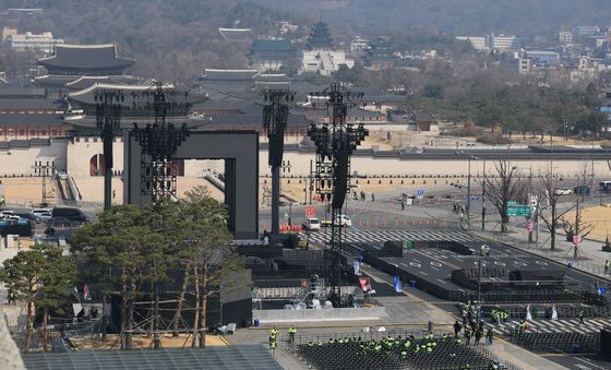 'BTS 컴백 공연 앞둔 광화문광장'