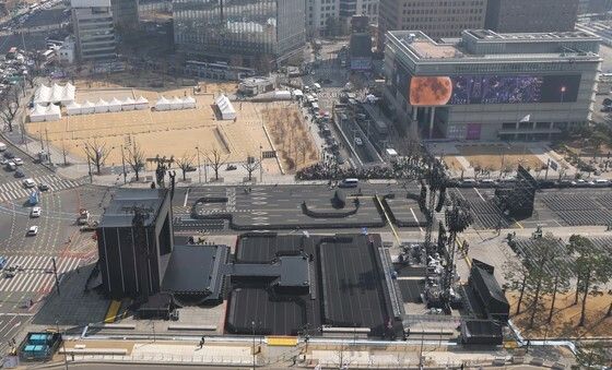 'BTS 컴백 공연 앞둔 광화문 무대'