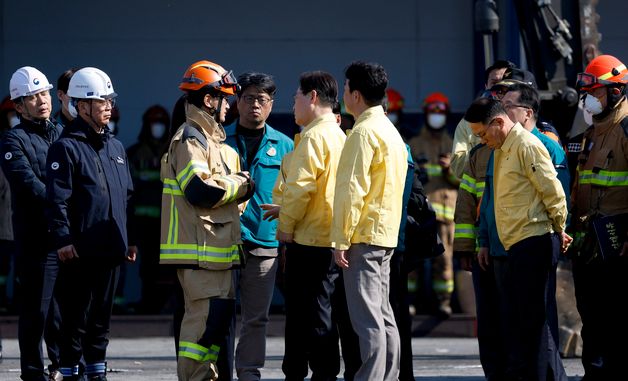 대전 대형 화재 현장 찾은 이재명 대통령