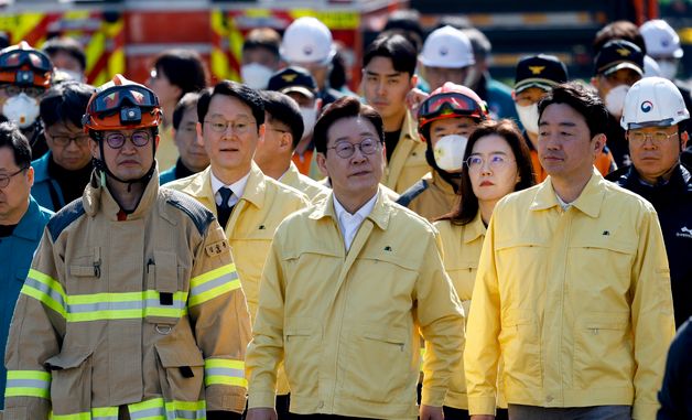 李 대통령, 대전 대덕구 화재 현장 방문