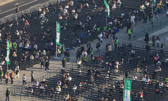 'BTS 컴백 공연 입장'