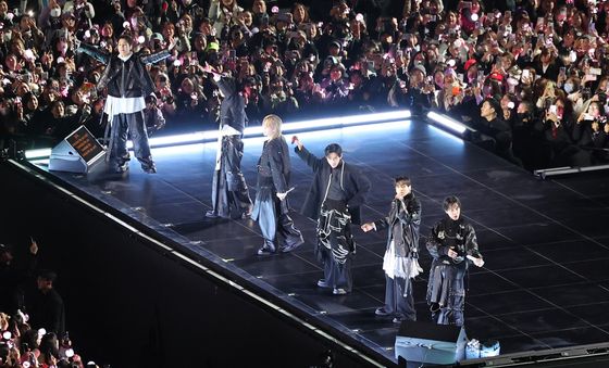 광화문에 울려 퍼진 BTS '아리랑'