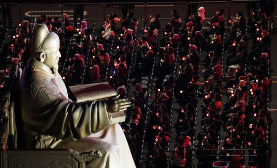 광화문 광장에서 열린 BTS 컴백 공연