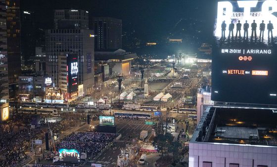 3년 9개월 만에 광화문광장 공연으로 컴백한 BTS