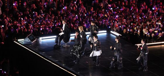 공연 펼치는 BTS