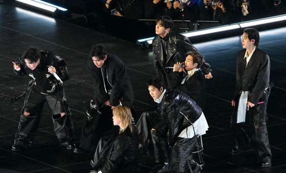 BTS,'부상 당한 RM을 중심으로'