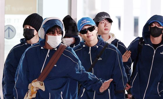 BTS, 광화문 공연 마치고 출국