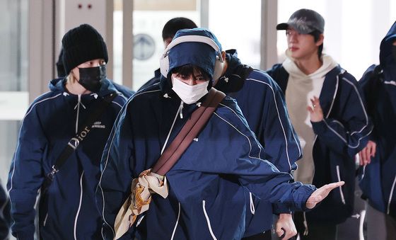 출국하는 BTS 뷔