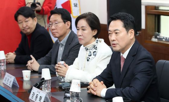 긴급회의 참석한 장동혁 대표