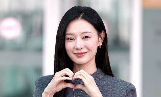 김지원 '상큼한 하트 발사'