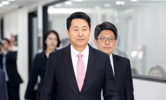 면접장 향하는 오세훈 서울시장