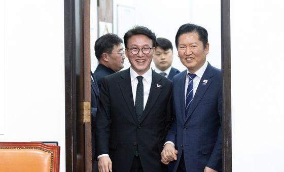 전쟁 추경 '손 맞잡고 달성'