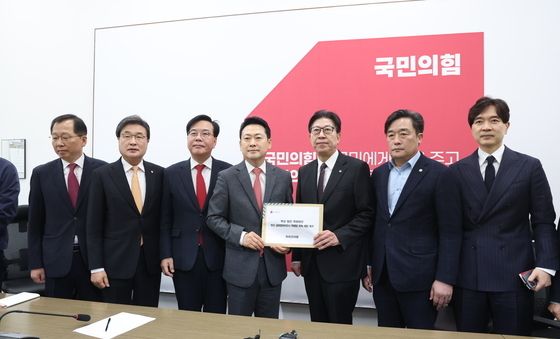 박형준 부산시장 면담 갖는 장동혁 대표