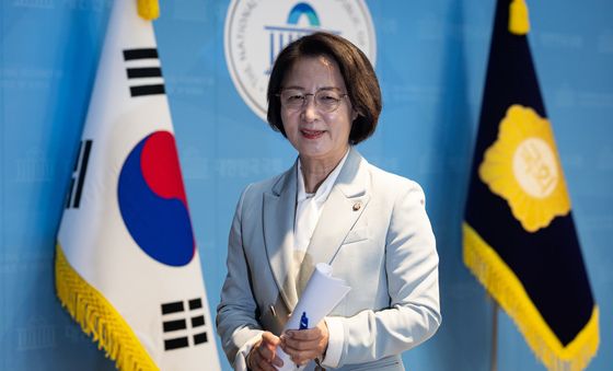 법사위원장직 내려놓은 추미애 민주당 경기지사 예비후보