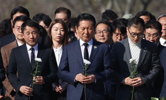 헌화하는 정청래