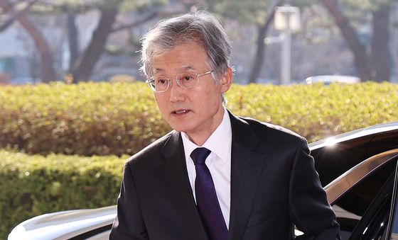 집무실 향하는 조희대 대법원장