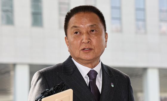 '공천 컷오프' 김영환 충북지사, 효력정지 가처분 심문 출석