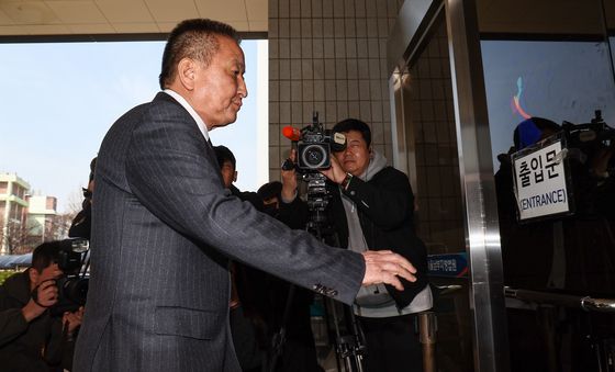 김영환 충북지사, '컷오프 효력정지' 가처분 심문 출석