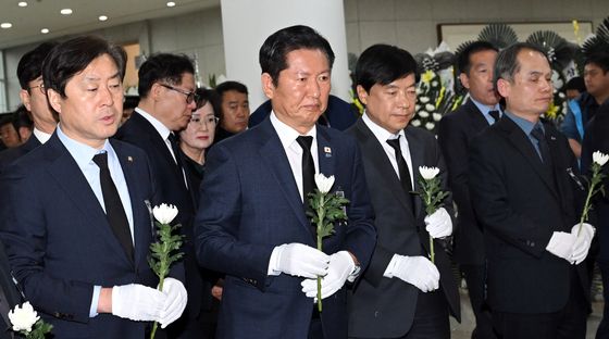 합동분향소 찾은 민주당