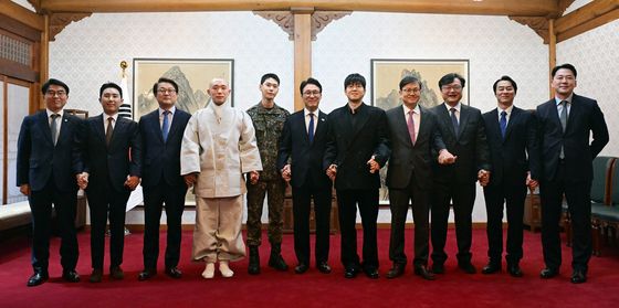 생명대사 및 천명수호처 만찬간담회 갖는 김민석 총리