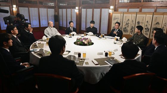 김민석 총리, 생명대사 및 천명수호처 만찬간담회 주재