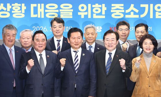중동 상황에 중소기업인 만난 정청래 대표