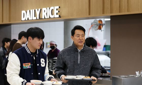 숭실대 학식 찾은 오세훈 시장