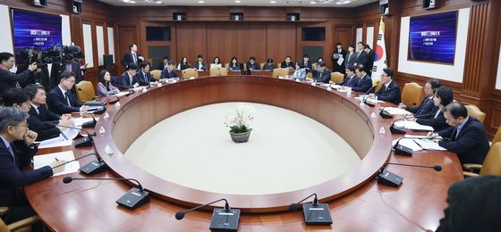 김민석 국무총리, 글로벌 AI 허브 유치위원회 회의 주재