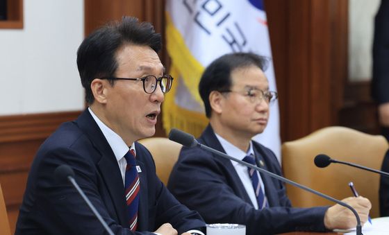 발언하는 김민석 총리