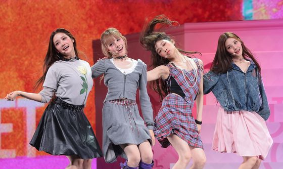 타이틀 곡 선보이는 베이비돈크라이