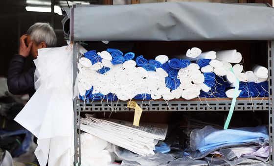 나프타 가격 급등…'비닐 대란' 우려