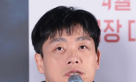 인사말 하는 김영성