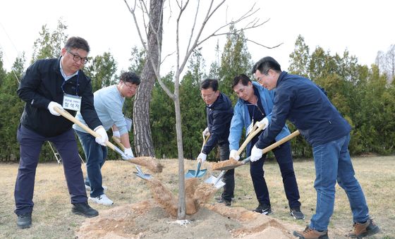 민·관 합동 꿀샘식물 식재 행사