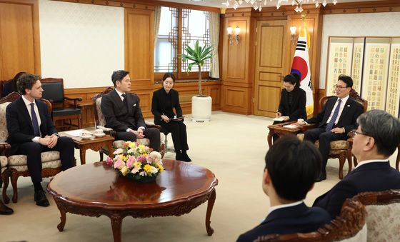 김민석 총리, 미샤 라스킨 리플렉션 AI 대표·정용진 신세계 회장 면담