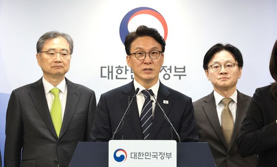 김민석 국무총리, 비상경제 대응체계 관련 브리핑