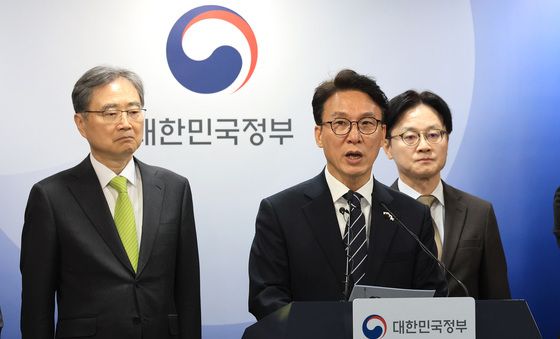 비상경제 대응체계 관련 브리핑하는 김민석 총리