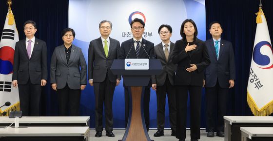 비상경제 대응체계 관련 브리핑하는 김민석 총리