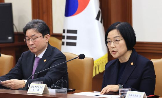 발언하는 한성숙 장관