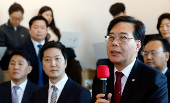 인사말 하는 송언석 원내대표