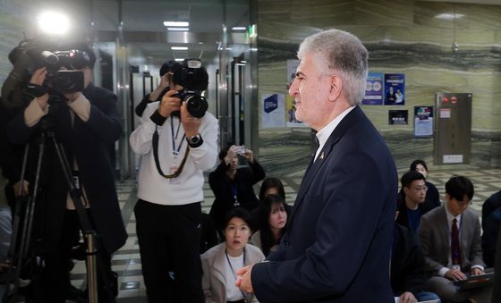 국회 외통위 찾은 주한이란대사