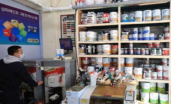 나프타 품귀에 페인트 업계 가격 줄인상