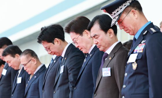 묵념하는 이재명 대통령