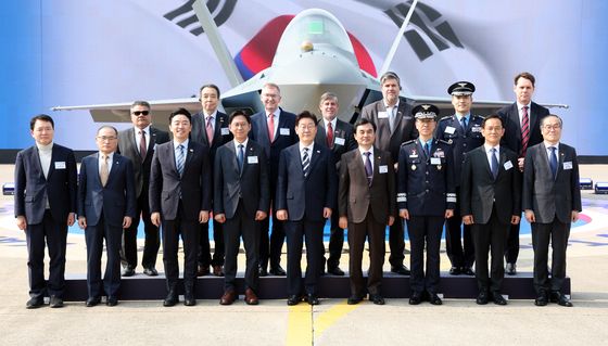 이재명 대통령, KF-21 양산 1호기 출고식