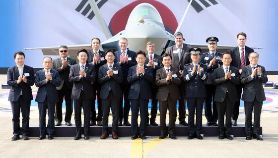 이재명 대통령, KF-21 양산 1호기 출고식