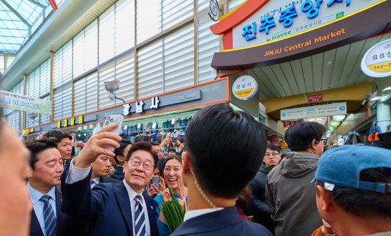진주중앙시장 방문한 이재명 대통령