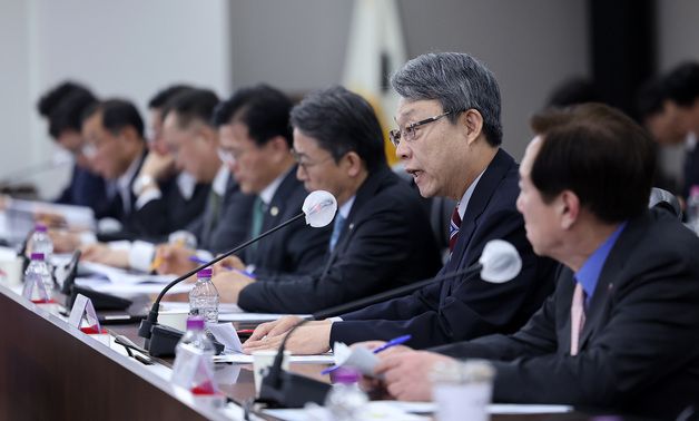 모두발언하는 김성식 국민경제자문회의 부의장