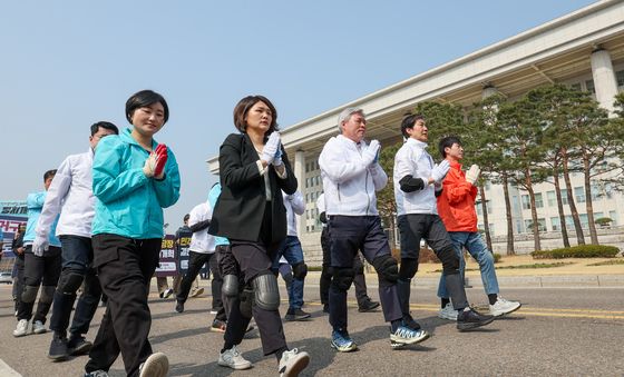 '31일 본회의서 정치개혁 법안 처리 촉구' 삼보일배