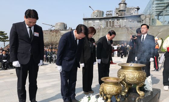 천안함 46용사 추모식 열린 해군2함대