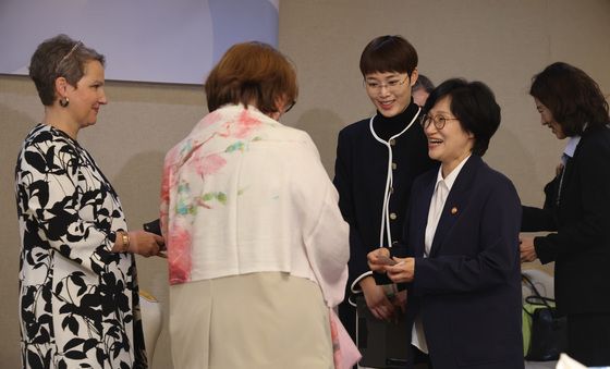 주한 여성대사들과 만난 원민경 성평등가족부 장관