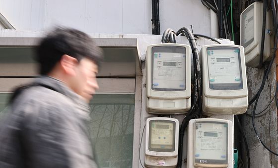 정부 "전기요금 변경 안하지만 절약 협조 당부"